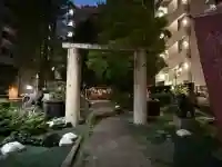 新橋鹽竃神社の{uncategorized: "未分類", other: "その他", undefined: "問題あり", building: "その他建物", grave: "お墓", sacred_gate: "鳥居", guardian: "狛犬", statue: "像", buddha: "仏像", history: "歴史", nature: "自然", garden: "庭園", animal: "動物", pagoda: "塔", temizu: "手水舎", mountain_gate: "山門・神門", sanctuary: "本殿・本堂", subordinate: "末社・摂社", art: "芸術", scenery: "景色", jizo: "地蔵", ema: "絵馬", goshuin: "御朱印", omikuji: "おみくじ", items: "授与品その他", amulet: "お守り", goshuincho: "御朱印帳", eats: "食事", festival: "お祭り", votive_dance: "神楽", shichigosan: "七五三参", wedding: "結婚式", experience: "体験その他", initially: "初詣", around: "周辺", anti_infection: "感染症対策"}