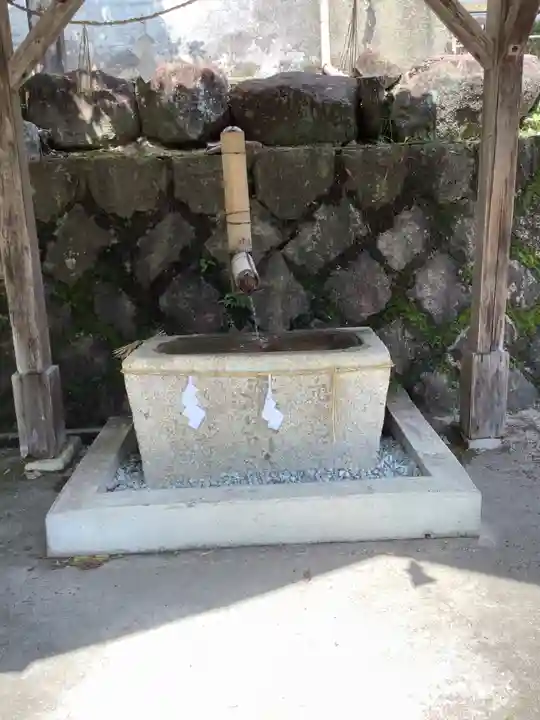 田瀬神社の手水舎
