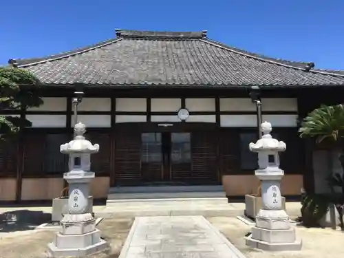 極楽寺の本殿・本堂