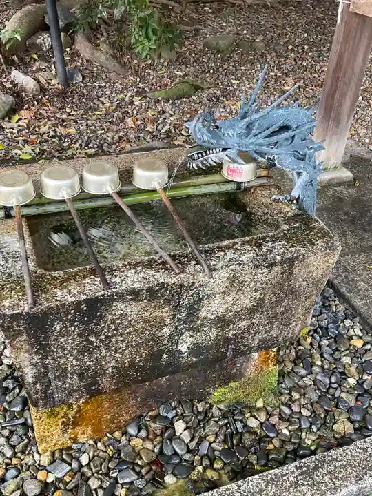 梅宮大社の手水舎