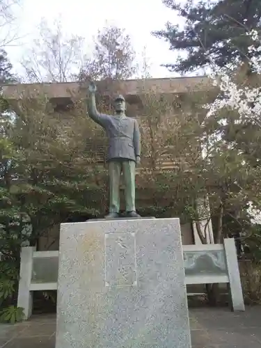 山梨縣護國神社の像