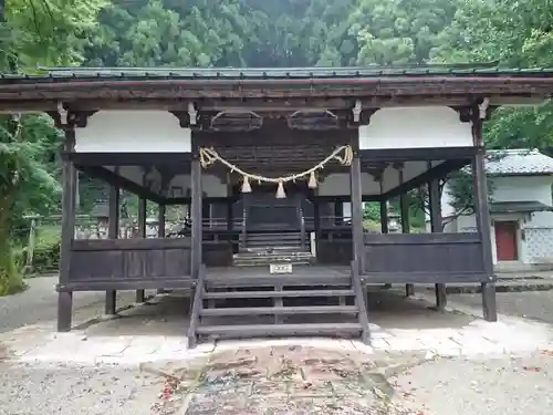 六所神社の本殿