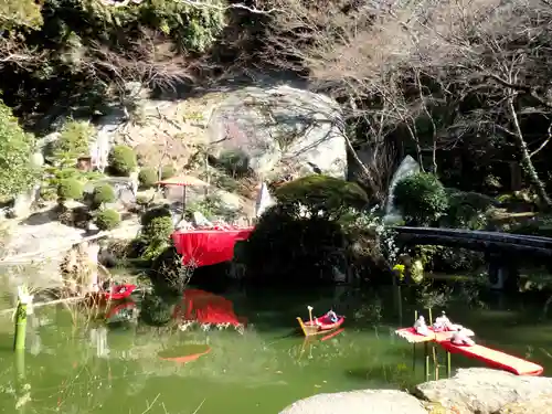 椎尾山薬王院の庭園