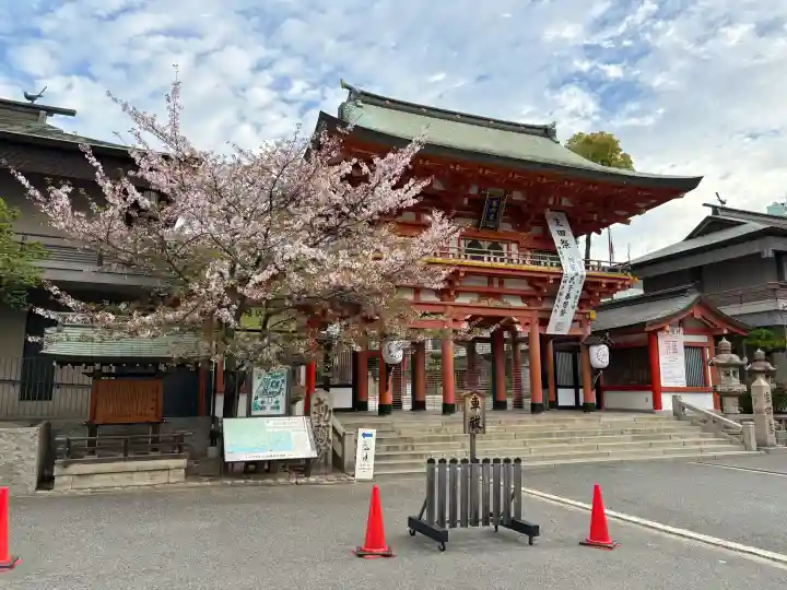生田神社の{uncategorized: "未分類", other: "その他", undefined: "問題あり", building: "その他建物", grave: "お墓", sacred_gate: "鳥居", guardian: "狛犬", statue: "像", buddha: "仏像", history: "歴史", nature: "自然", garden: "庭園", animal: "動物", pagoda: "塔", temizu: "手水舎", mountain_gate: "山門・神門", sanctuary: "本殿・本堂", subordinate: "末社・摂社", art: "芸術", scenery: "景色", jizo: "地蔵", ema: "絵馬", goshuin: "御朱印", omikuji: "おみくじ", items: "授与品その他", amulet: "お守り", goshuincho: "御朱印帳", eats: "食事", festival: "お祭り", votive_dance: "神楽", shichigosan: "七五三参", wedding: "結婚式", experience: "体験その他", initially: "初詣", around: "周辺", anti_infection: "感染症対策"}