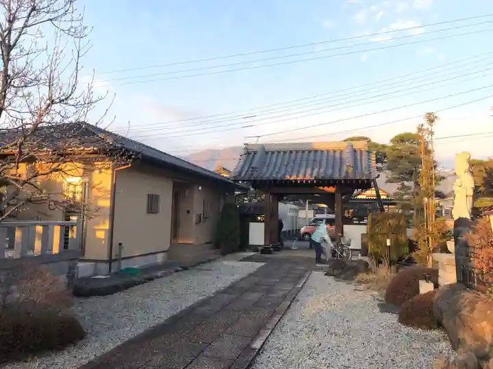 法源寺の山門・神門