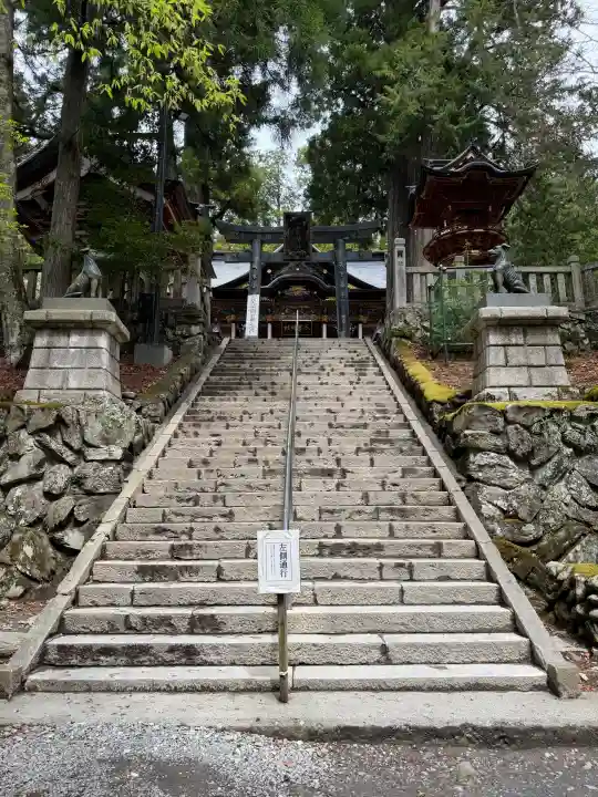 三峯神社の{uncategorized: "未分類", other: "その他", undefined: "問題あり", building: "その他建物", grave: "お墓", sacred_gate: "鳥居", guardian: "狛犬", statue: "像", buddha: "仏像", history: "歴史", nature: "自然", garden: "庭園", animal: "動物", pagoda: "塔", temizu: "手水舎", mountain_gate: "山門・神門", sanctuary: "本殿・本堂", subordinate: "末社・摂社", art: "芸術", scenery: "景色", jizo: "地蔵", ema: "絵馬", goshuin: "御朱印", omikuji: "おみくじ", items: "授与品その他", amulet: "お守り", goshuincho: "御朱印帳", eats: "食事", festival: "お祭り", votive_dance: "神楽", shichigosan: "七五三参", wedding: "結婚式", experience: "体験その他", initially: "初詣", around: "周辺", anti_infection: "感染症対策"}