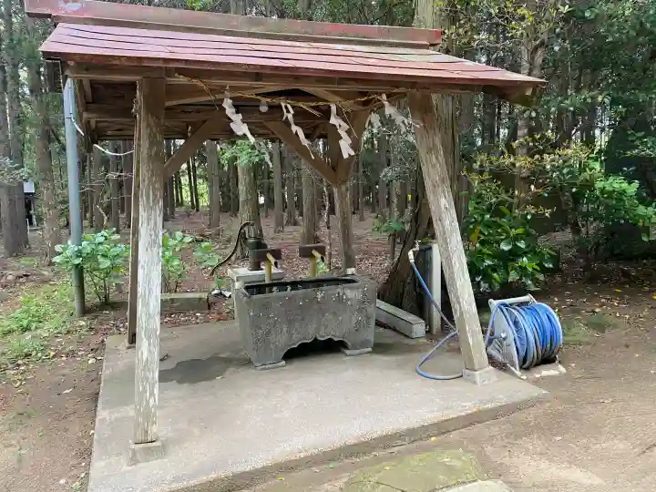椿ノ海 水神社の{uncategorized: "未分類", other: "その他", undefined: "問題あり", building: "その他建物", grave: "お墓", sacred_gate: "鳥居", guardian: "狛犬", statue: "像", buddha: "仏像", history: "歴史", nature: "自然", garden: "庭園", animal: "動物", pagoda: "塔", temizu: "手水舎", mountain_gate: "山門・神門", sanctuary: "本殿・本堂", subordinate: "末社・摂社", art: "芸術", scenery: "景色", jizo: "地蔵", ema: "絵馬", goshuin: "御朱印", omikuji: "おみくじ", items: "授与品その他", amulet: "お守り", goshuincho: "御朱印帳", eats: "食事", festival: "お祭り", votive_dance: "神楽", shichigosan: "七五三参", wedding: "結婚式", experience: "体験その他", initially: "初詣", around: "周辺", anti_infection: "感染症対策"}