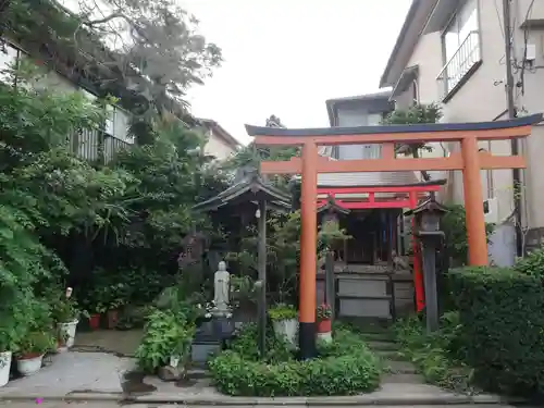 稲荷神社（豊町）の鳥居