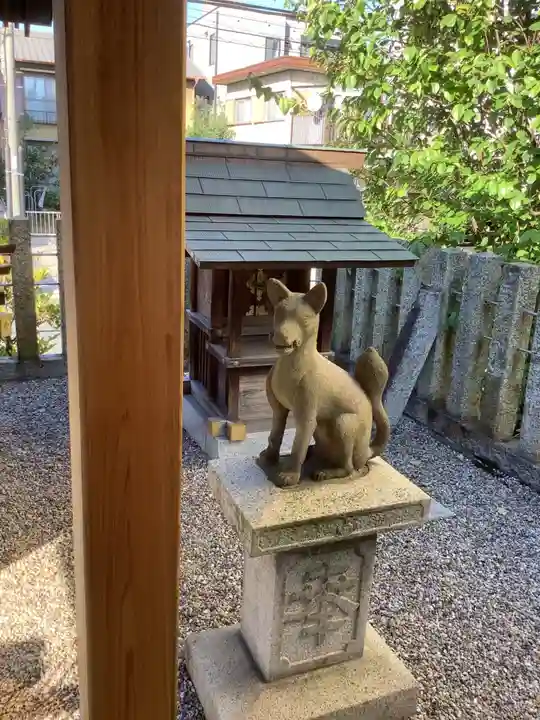 稲荷社(辰巳稲荷社)の狛犬
