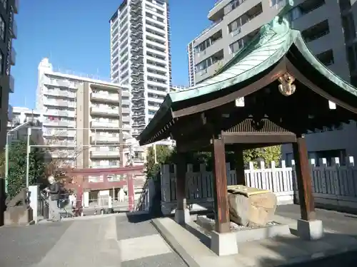 白金氷川神社の手水