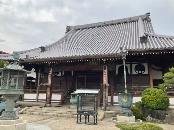 極楽寺の本殿・本堂