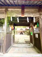 吾妻神社の山門