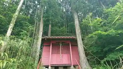億満稲荷神社の本殿
