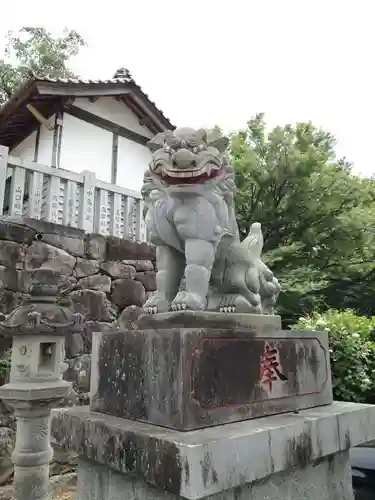 加波山三枝祇神社本宮の狛犬