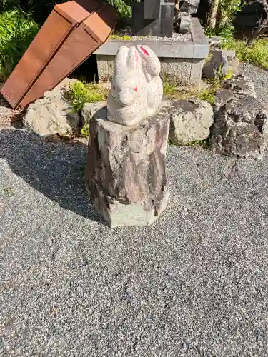 三尾神社の{uncategorized: "未分類", other: "その他", undefined: "問題あり", building: "その他建物", grave: "お墓", sacred_gate: "鳥居", guardian: "狛犬", statue: "像", buddha: "仏像", history: "歴史", nature: "自然", garden: "庭園", animal: "動物", pagoda: "塔", temizu: "手水舎", mountain_gate: "山門・神門", sanctuary: "本殿・本堂", subordinate: "末社・摂社", art: "芸術", scenery: "景色", jizo: "地蔵", ema: "絵馬", goshuin: "御朱印", omikuji: "おみくじ", items: "授与品その他", amulet: "お守り", goshuincho: "御朱印帳", eats: "食事", festival: "お祭り", votive_dance: "神楽", shichigosan: "七五三参", wedding: "結婚式", experience: "体験その他", initially: "初詣", around: "周辺", anti_infection: "感染症対策"}