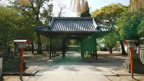 素盞嗚神社の山門