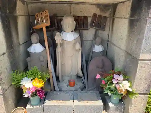 仲之堂の地蔵