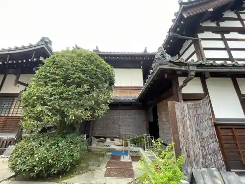 妙巌寺の{uncategorized: "未分類", other: "その他", undefined: "問題あり", building: "その他建物", grave: "お墓", sacred_gate: "鳥居", guardian: "狛犬", statue: "像", buddha: "仏像", history: "歴史", nature: "自然", garden: "庭園", animal: "動物", pagoda: "塔", temizu: "手水舎", mountain_gate: "山門・神門", sanctuary: "本殿・本堂", subordinate: "末社・摂社", art: "芸術", scenery: "景色", jizo: "地蔵", ema: "絵馬", goshuin: "御朱印", omikuji: "おみくじ", items: "授与品その他", amulet: "お守り", goshuincho: "御朱印帳", eats: "食事", festival: "お祭り", votive_dance: "神楽", shichigosan: "七五三参", wedding: "結婚式", experience: "体験その他", initially: "初詣", around: "周辺", anti_infection: "感染症対策"}