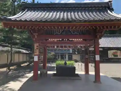 美濃國一宮　南宮大社の手水舎