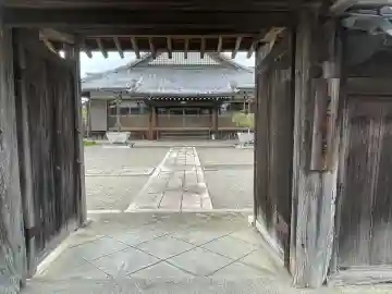 誓光寺の{uncategorized: "未分類", other: "その他", undefined: "問題あり", building: "その他建物", grave: "お墓", sacred_gate: "鳥居", guardian: "狛犬", statue: "像", buddha: "仏像", history: "歴史", nature: "自然", garden: "庭園", animal: "動物", pagoda: "塔", temizu: "手水舎", mountain_gate: "山門・神門", sanctuary: "本殿・本堂", subordinate: "末社・摂社", art: "芸術", scenery: "景色", jizo: "地蔵", ema: "絵馬", goshuin: "御朱印", omikuji: "おみくじ", items: "授与品その他", amulet: "お守り", goshuincho: "御朱印帳", eats: "食事", festival: "お祭り", votive_dance: "神楽", shichigosan: "七五三参", wedding: "結婚式", experience: "体験その他", initially: "初詣", around: "周辺", anti_infection: "感染症対策"}