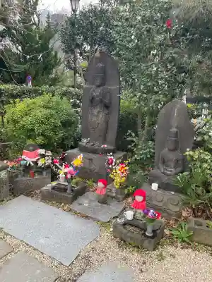 西向聖観世音菩薩の{uncategorized: "未分類", other: "その他", undefined: "問題あり", building: "その他建物", grave: "お墓", sacred_gate: "鳥居", guardian: "狛犬", statue: "像", buddha: "仏像", history: "歴史", nature: "自然", garden: "庭園", animal: "動物", pagoda: "塔", temizu: "手水舎", mountain_gate: "山門・神門", sanctuary: "本殿・本堂", subordinate: "末社・摂社", art: "芸術", scenery: "景色", jizo: "地蔵", ema: "絵馬", goshuin: "御朱印", omikuji: "おみくじ", items: "授与品その他", amulet: "お守り", goshuincho: "御朱印帳", eats: "食事", festival: "お祭り", votive_dance: "神楽", shichigosan: "七五三参", wedding: "結婚式", experience: "体験その他", initially: "初詣", around: "周辺", anti_infection: "感染症対策"}