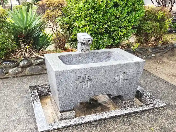 八幡社の手水舎
