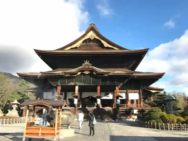 善光寺の本殿・本堂