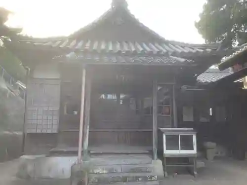 泉蔵院の本殿・本堂