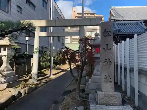 松山神社の鳥居