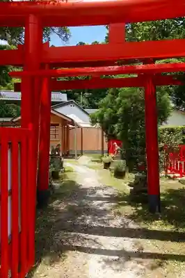 都稲荷社の鳥居