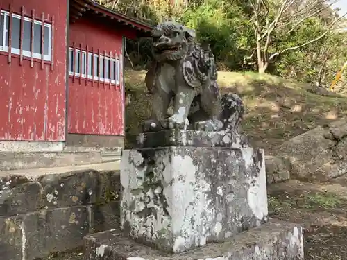 荒磯魚見根神社の狛犬