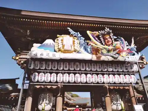 寒川神社の山門