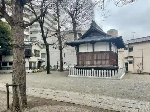西早稲田天祖神社の{uncategorized: "未分類", other: "その他", undefined: "問題あり", building: "その他建物", grave: "お墓", sacred_gate: "鳥居", guardian: "狛犬", statue: "像", buddha: "仏像", history: "歴史", nature: "自然", garden: "庭園", animal: "動物", pagoda: "塔", temizu: "手水舎", mountain_gate: "山門・神門", sanctuary: "本殿・本堂", subordinate: "末社・摂社", art: "芸術", scenery: "景色", jizo: "地蔵", ema: "絵馬", goshuin: "御朱印", omikuji: "おみくじ", items: "授与品その他", amulet: "お守り", goshuincho: "御朱印帳", eats: "食事", festival: "お祭り", votive_dance: "神楽", shichigosan: "七五三参", wedding: "結婚式", experience: "体験その他", initially: "初詣", around: "周辺", anti_infection: "感染症対策"}