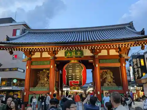 浅草寺の山門・神門