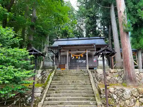 高田神社の本殿