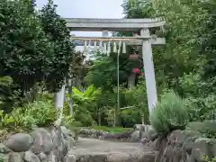 横浜御嶽神社の鳥居