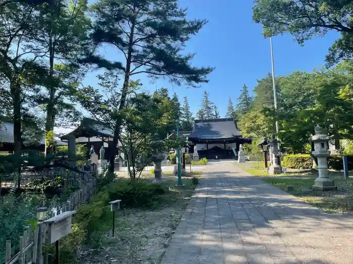 象山神社の本殿