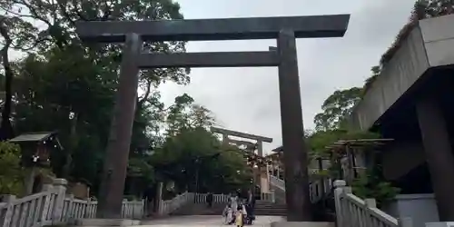 伊勢山皇大神宮の鳥居