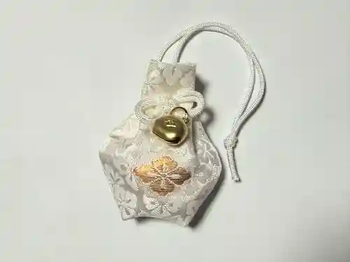 伊勢神宮内宮（皇大神宮）の{uncategorized: "未分類", other: "その他", undefined: "問題あり", building: "その他建物", grave: "お墓", sacred_gate: "鳥居", guardian: "狛犬", statue: "像", buddha: "仏像", history: "歴史", nature: "自然", garden: "庭園", animal: "動物", pagoda: "塔", temizu: "手水舎", mountain_gate: "山門・神門", sanctuary: "本殿・本堂", subordinate: "末社・摂社", art: "芸術", scenery: "景色", jizo: "地蔵", ema: "絵馬", goshuin: "御朱印", omikuji: "おみくじ", items: "授与品その他", amulet: "お守り", goshuincho: "御朱印帳", eats: "食事", festival: "お祭り", votive_dance: "神楽", shichigosan: "七五三参", wedding: "結婚式", experience: "体験その他", initially: "初詣", around: "周辺", anti_infection: "感染症対策"}