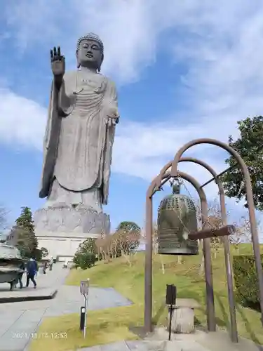 東本願寺本廟 牛久浄苑（牛久大仏）の仏像