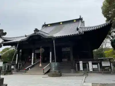 鑁阿寺の{uncategorized: "未分類", other: "その他", undefined: "問題あり", building: "その他建物", grave: "お墓", sacred_gate: "鳥居", guardian: "狛犬", statue: "像", buddha: "仏像", history: "歴史", nature: "自然", garden: "庭園", animal: "動物", pagoda: "塔", temizu: "手水舎", mountain_gate: "山門・神門", sanctuary: "本殿・本堂", subordinate: "末社・摂社", art: "芸術", scenery: "景色", jizo: "地蔵", ema: "絵馬", goshuin: "御朱印", omikuji: "おみくじ", items: "授与品その他", amulet: "お守り", goshuincho: "御朱印帳", eats: "食事", festival: "お祭り", votive_dance: "神楽", shichigosan: "七五三参", wedding: "結婚式", experience: "体験その他", initially: "初詣", around: "周辺", anti_infection: "感染症対策"}