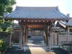 西願寺の山門