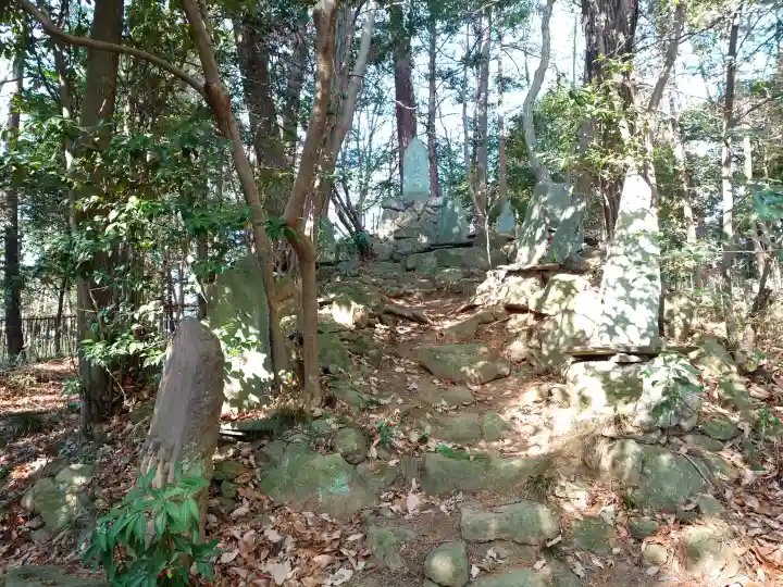 淡洲神社(山田)の{uncategorized: "未分類", other: "その他", undefined: "問題あり", building: "その他建物", grave: "お墓", sacred_gate: "鳥居", guardian: "狛犬", statue: "像", buddha: "仏像", history: "歴史", nature: "自然", garden: "庭園", animal: "動物", pagoda: "塔", temizu: "手水舎", mountain_gate: "山門・神門", sanctuary: "本殿・本堂", subordinate: "末社・摂社", art: "芸術", scenery: "景色", jizo: "地蔵", ema: "絵馬", goshuin: "御朱印", omikuji: "おみくじ", items: "授与品その他", amulet: "お守り", goshuincho: "御朱印帳", eats: "食事", festival: "お祭り", votive_dance: "神楽", shichigosan: "七五三参", wedding: "結婚式", experience: "体験その他", initially: "初詣", around: "周辺", anti_infection: "感染症対策"}
