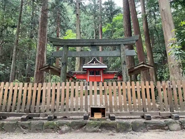 室生龍穴神社の{uncategorized: "未分類", other: "その他", undefined: "問題あり", building: "その他建物", grave: "お墓", sacred_gate: "鳥居", guardian: "狛犬", statue: "像", buddha: "仏像", history: "歴史", nature: "自然", garden: "庭園", animal: "動物", pagoda: "塔", temizu: "手水舎", mountain_gate: "山門・神門", sanctuary: "本殿・本堂", subordinate: "末社・摂社", art: "芸術", scenery: "景色", jizo: "地蔵", ema: "絵馬", goshuin: "御朱印", omikuji: "おみくじ", items: "授与品その他", amulet: "お守り", goshuincho: "御朱印帳", eats: "食事", festival: "お祭り", votive_dance: "神楽", shichigosan: "七五三参", wedding: "結婚式", experience: "体験その他", initially: "初詣", around: "周辺", anti_infection: "感染症対策"}