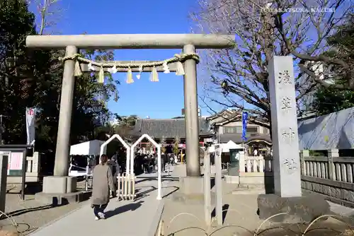 浅草神社の鳥居