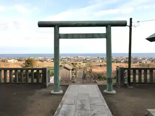 高皇産靈神社の鳥居