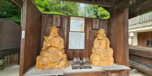 盛岡八幡宮の像