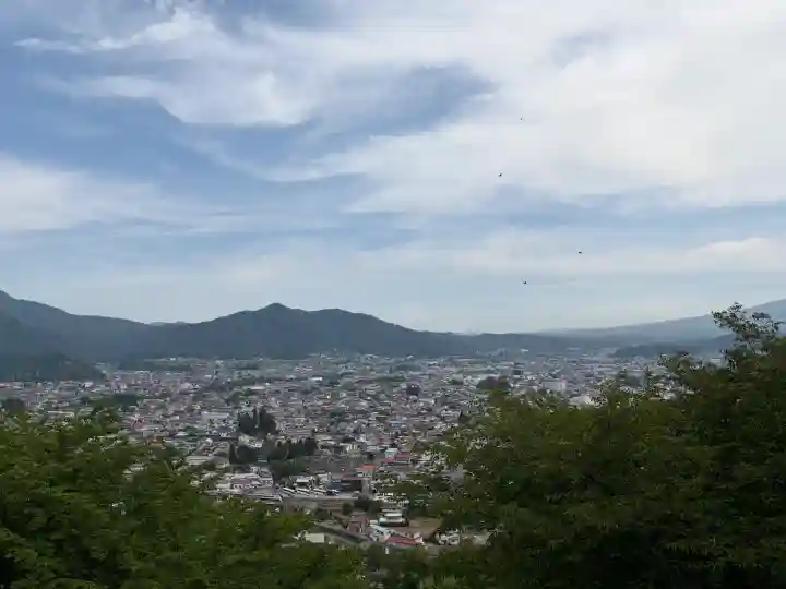 新倉富士浅間神社の{uncategorized: "未分類", other: "その他", undefined: "問題あり", building: "その他建物", grave: "お墓", sacred_gate: "鳥居", guardian: "狛犬", statue: "像", buddha: "仏像", history: "歴史", nature: "自然", garden: "庭園", animal: "動物", pagoda: "塔", temizu: "手水舎", mountain_gate: "山門・神門", sanctuary: "本殿・本堂", subordinate: "末社・摂社", art: "芸術", scenery: "景色", jizo: "地蔵", ema: "絵馬", goshuin: "御朱印", omikuji: "おみくじ", items: "授与品その他", amulet: "お守り", goshuincho: "御朱印帳", eats: "食事", festival: "お祭り", votive_dance: "神楽", shichigosan: "七五三参", wedding: "結婚式", experience: "体験その他", initially: "初詣", around: "周辺", anti_infection: "感染症対策"}