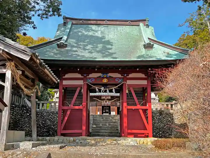 賀久留神社の山門・神門