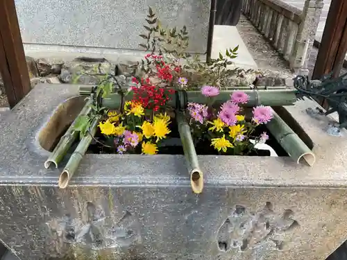 新羅神社の手水舎